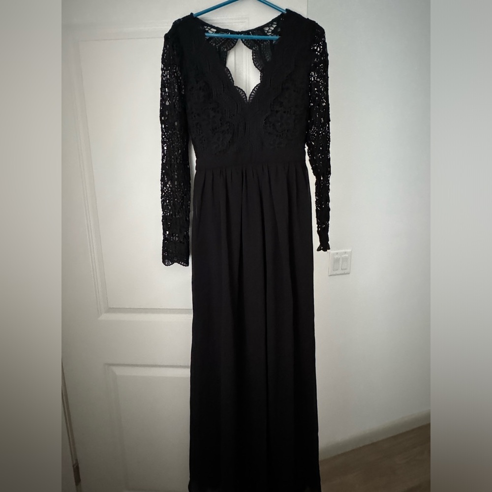 Lulu’s Black Lace Maxi Dress